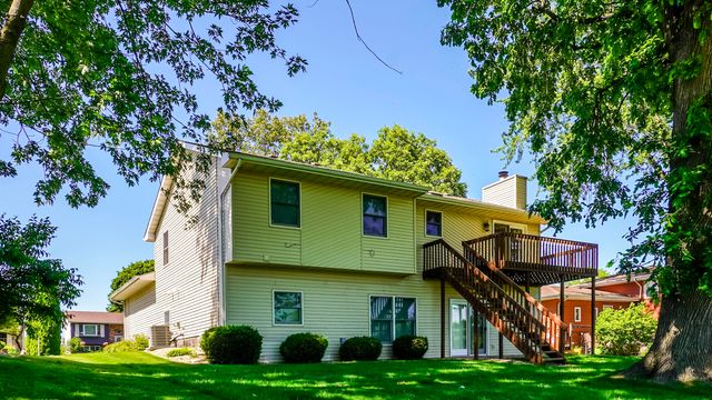 1530 Happy Valley Road, Crown Point, IN 46307