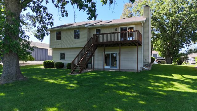 1530 Happy Valley Road, Crown Point, IN 46307