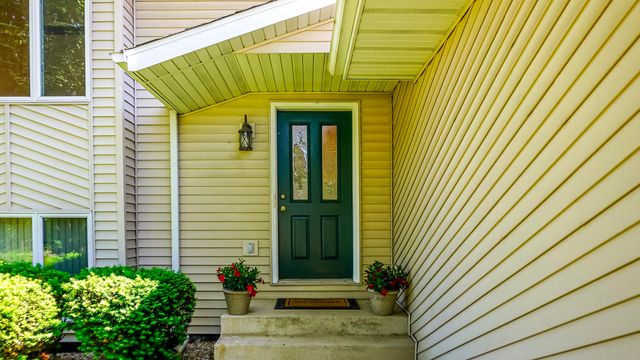 1530 Happy Valley Road, Crown Point, IN 46307