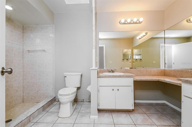 8419 BRANDEIS CIRCLE E, Sarasota, FL 34243