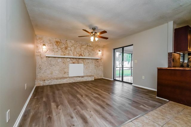 8419 BRANDEIS CIRCLE E, Sarasota, FL 34243