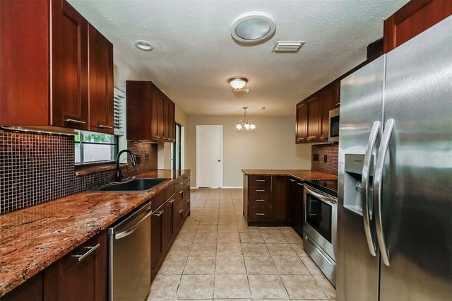 8419 BRANDEIS CIRCLE E, Sarasota, FL 34243