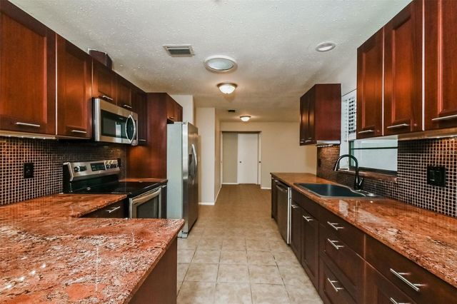 8419 BRANDEIS CIRCLE E, Sarasota, FL 34243