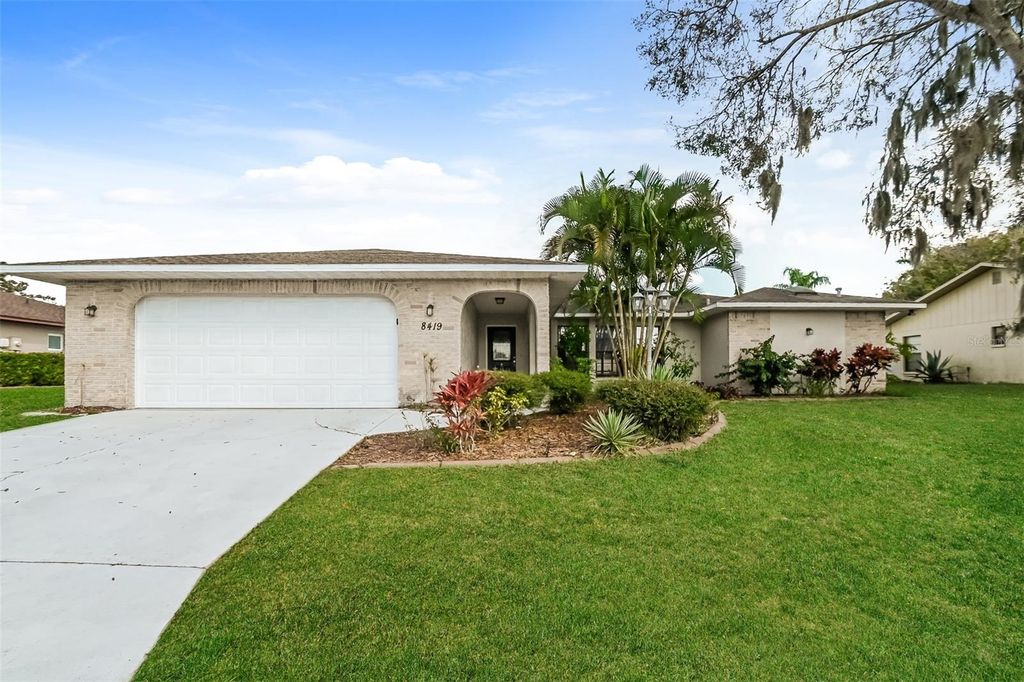 8419 BRANDEIS CIRCLE E, Sarasota, FL 34243