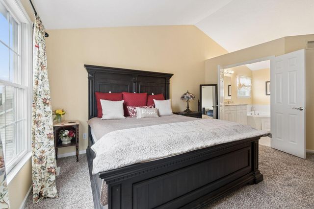 7383 Fairfield Lakes Drive, Powell, OH 43065