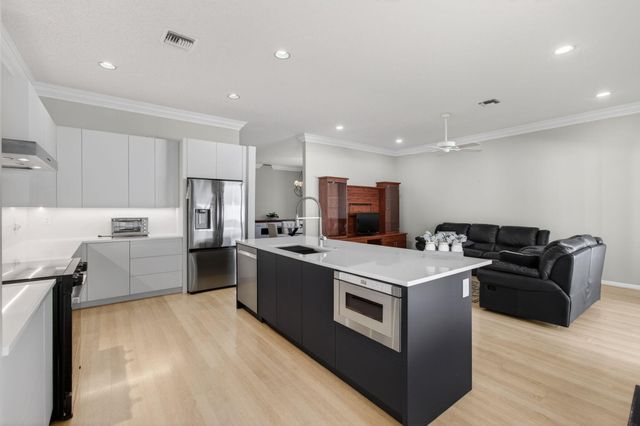 11777 Castellon Court, Boynton Beach, FL 33437