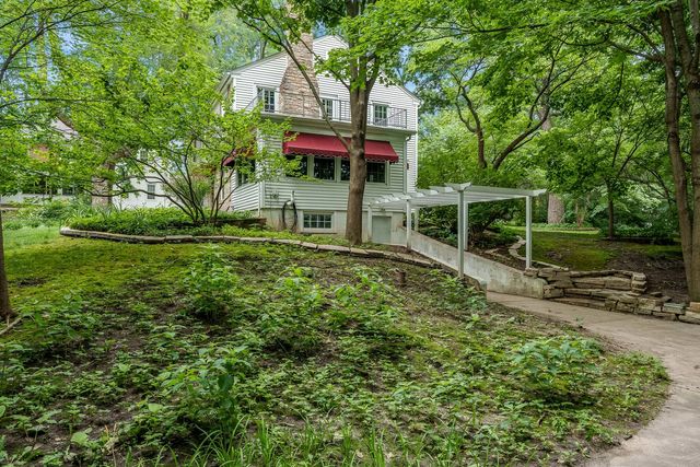 3025 E STATE Street, Rockford, IL 61108