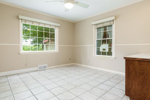 3025 E STATE Street, Rockford, IL 61108