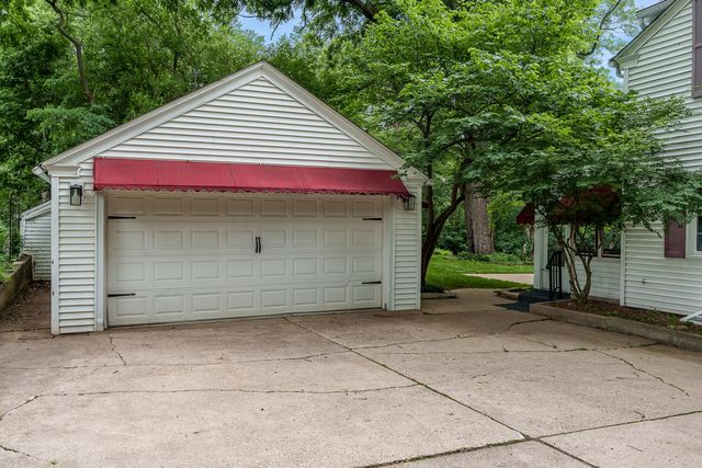 3025 E STATE Street, Rockford, IL 61108