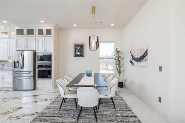 4281 W American Drive, Fayetteville, AR 72704