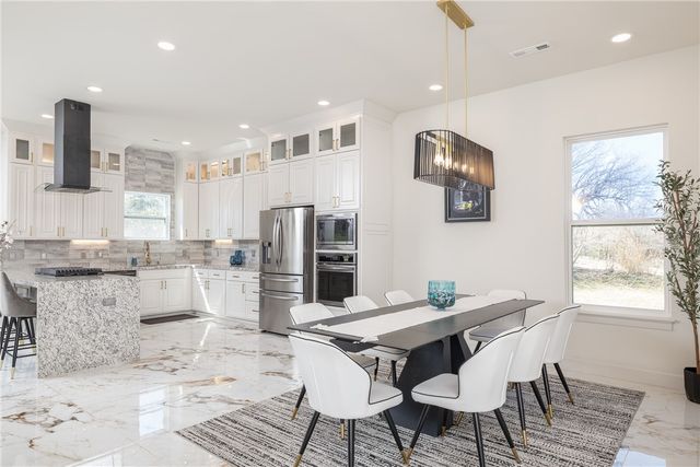 4281 W American Drive, Fayetteville, AR 72704