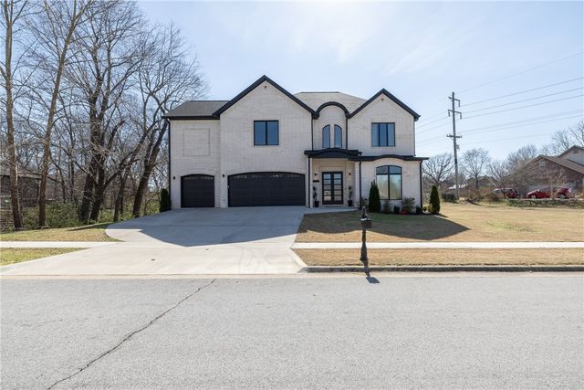 4281 W American Drive, Fayetteville, AR 72704