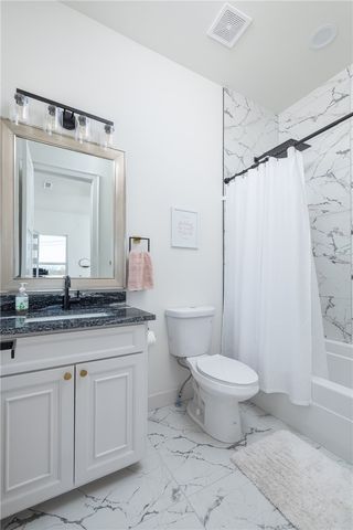 4281 W American Drive, Fayetteville, AR 72704