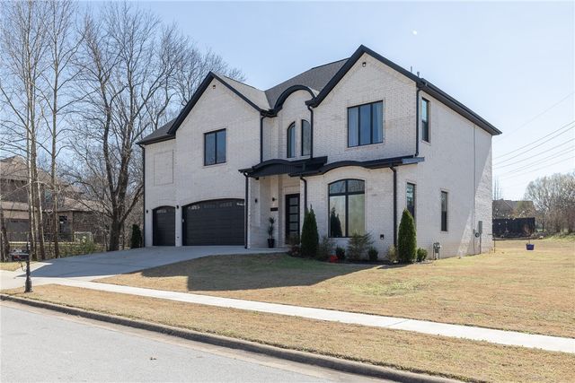 4281 W American Drive, Fayetteville, AR 72704