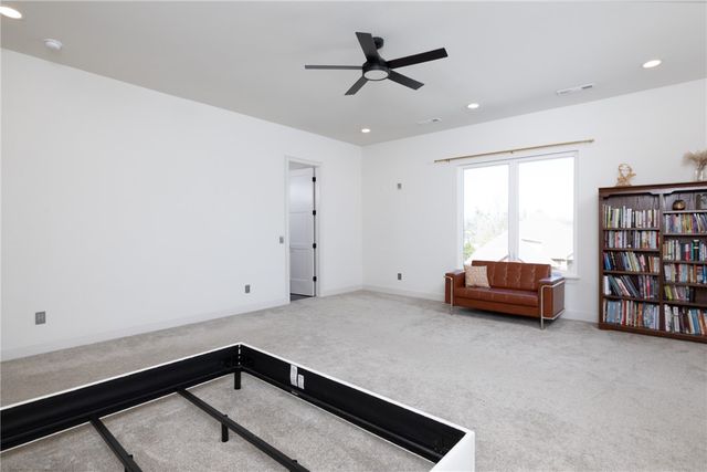 4281 W American Drive, Fayetteville, AR 72704