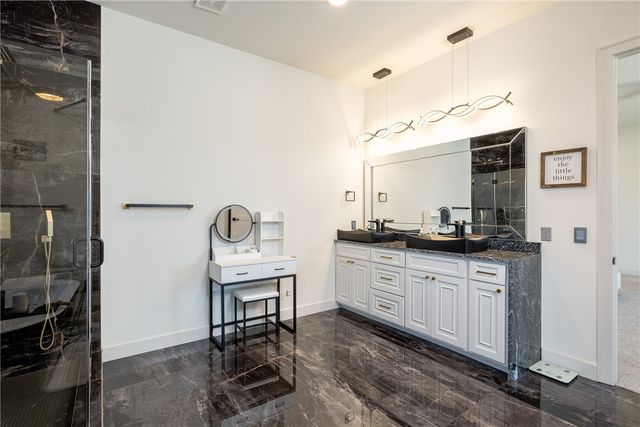 4281 W American Drive, Fayetteville, AR 72704