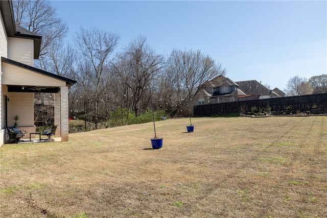 4281 W American Drive, Fayetteville, AR 72704