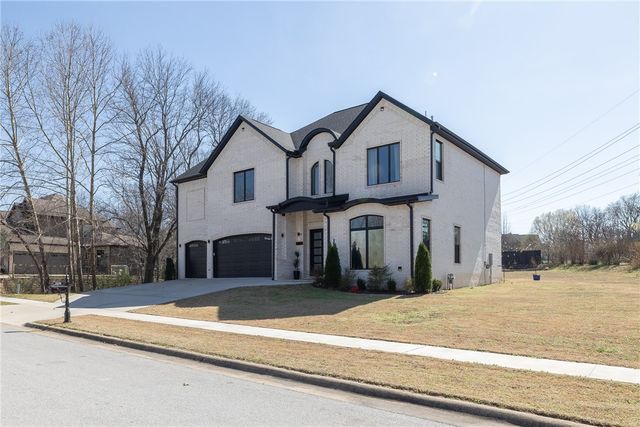 4281 W American Drive, Fayetteville, AR 72704