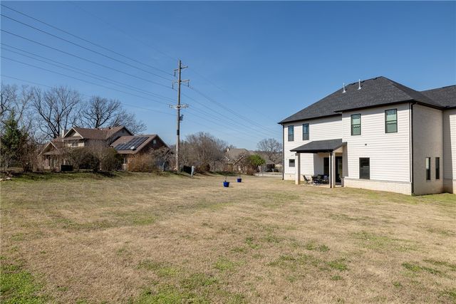 4281 W American Drive, Fayetteville, AR 72704