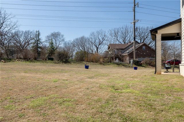 4281 W American Drive, Fayetteville, AR 72704