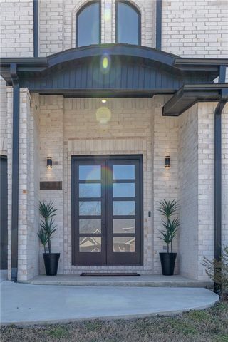 4281 W American Drive, Fayetteville, AR 72704