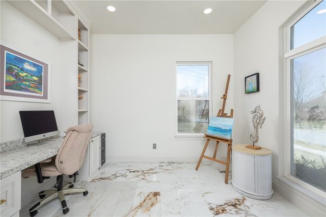 4281 W American Drive, Fayetteville, AR 72704