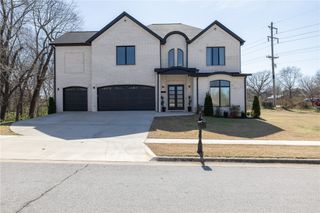 4281 W American Drive, Fayetteville, AR 72704