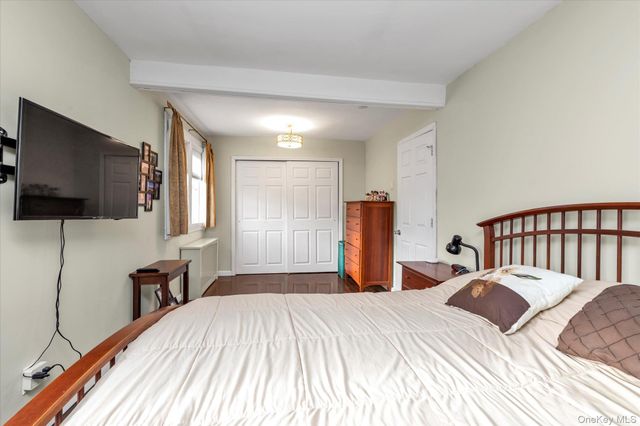 41 Marion Street, Lynbrook, NY 11563