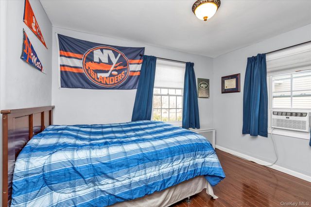 41 Marion Street, Lynbrook, NY 11563