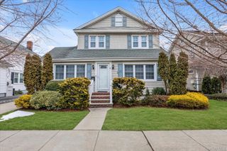 41 Marion Street, Lynbrook, NY 11563