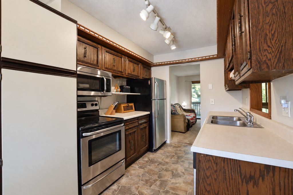 37 Marie Avenue E, West Saint Paul, MN 55118 — photo 2