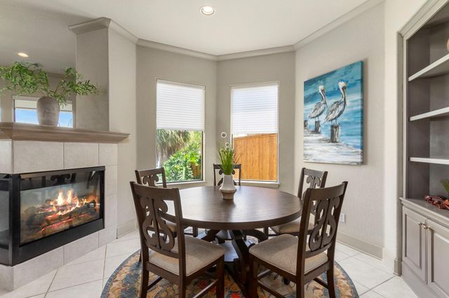 4 Mariners Lane, Kemah, TX 77565