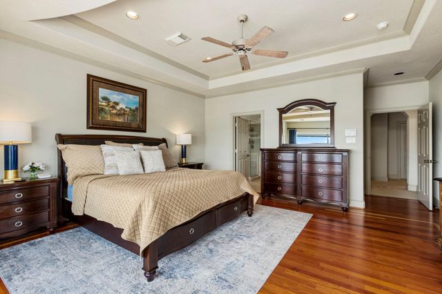 4 Mariners Lane, Kemah, TX 77565