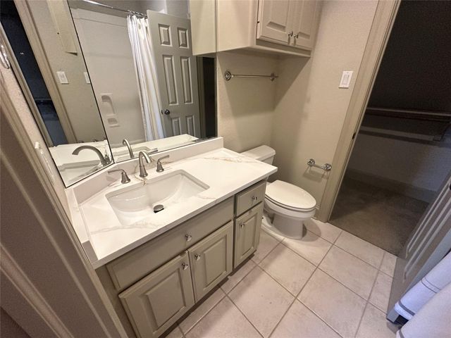 4 Mariners Lane, Kemah, TX 77565