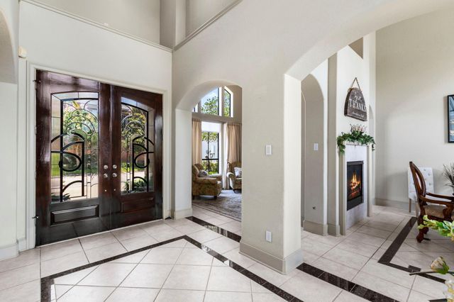 4 Mariners Lane, Kemah, TX 77565