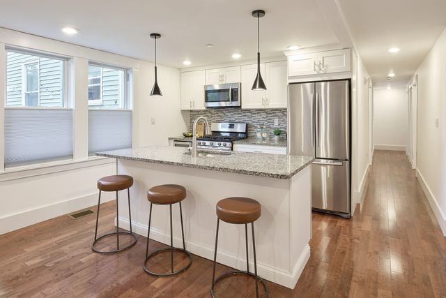 2 Auburn Ave 2, Somerville, MA 02145