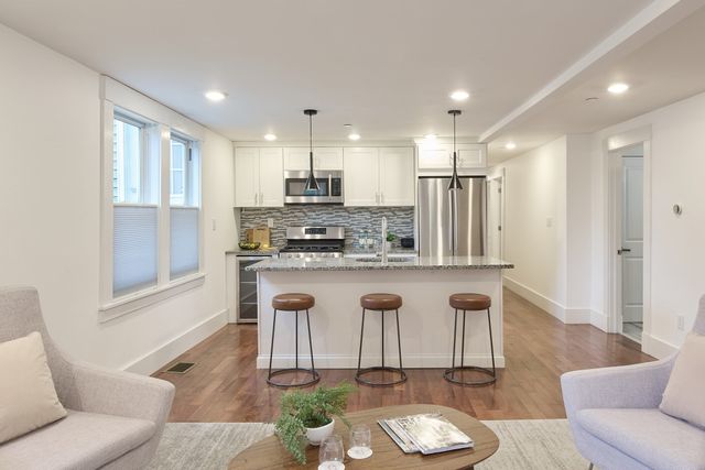 2 Auburn Ave 2, Somerville, MA 02145