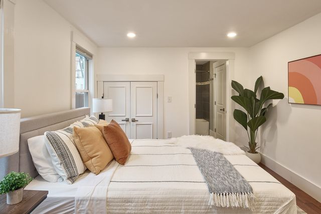 2 Auburn Ave 2, Somerville, MA 02145