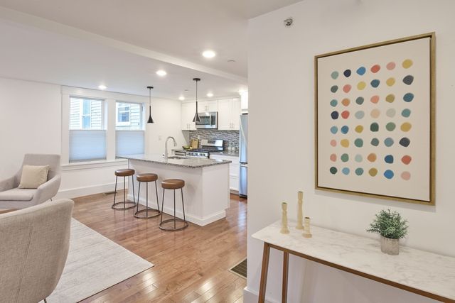 2 Auburn Ave 2, Somerville, MA 02145