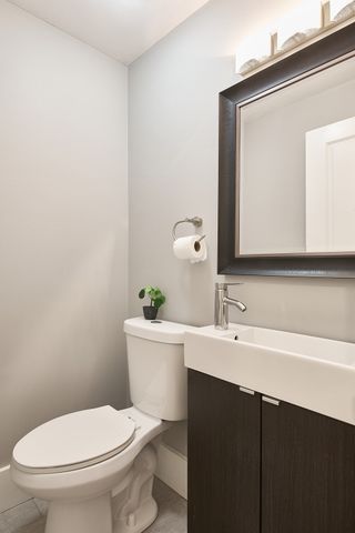 2 Auburn Ave 2, Somerville, MA 02145