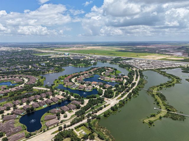 55 Floral Hills Lane, Fulshear, TX 77441