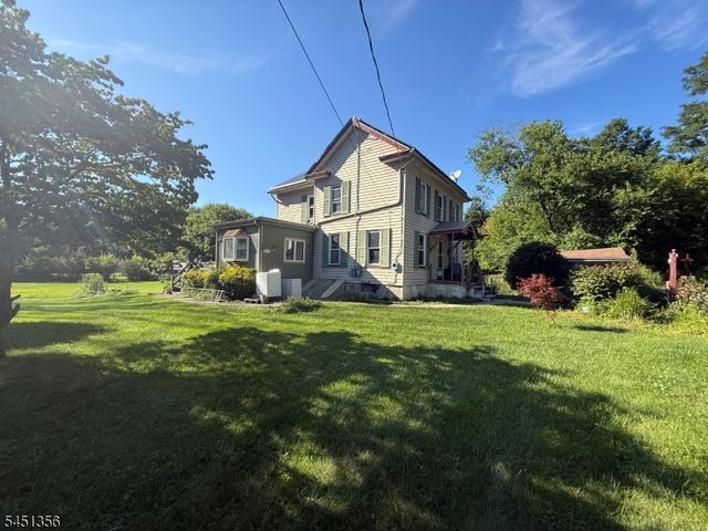 7 2Nd St, Oxford Twp., NJ 07863