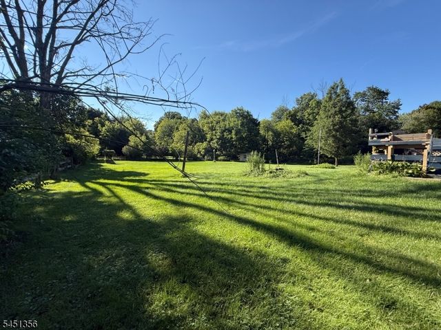 7 2Nd St, Oxford Twp., NJ 07863