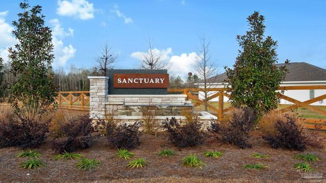 108 Albatross St, Cantonment, FL 32533