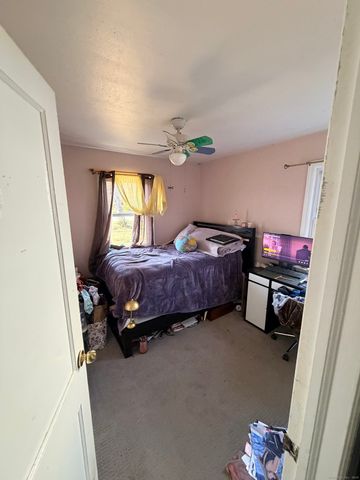 33 Assisi Way, Norwalk, CT 06851