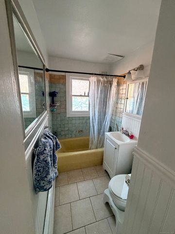 33 Assisi Way, Norwalk, CT 06851