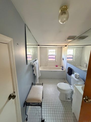 33 Assisi Way, Norwalk, CT 06851