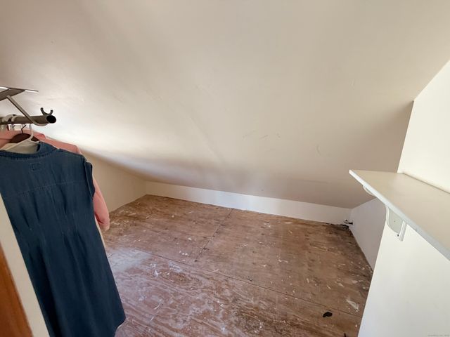 33 Assisi Way, Norwalk, CT 06851