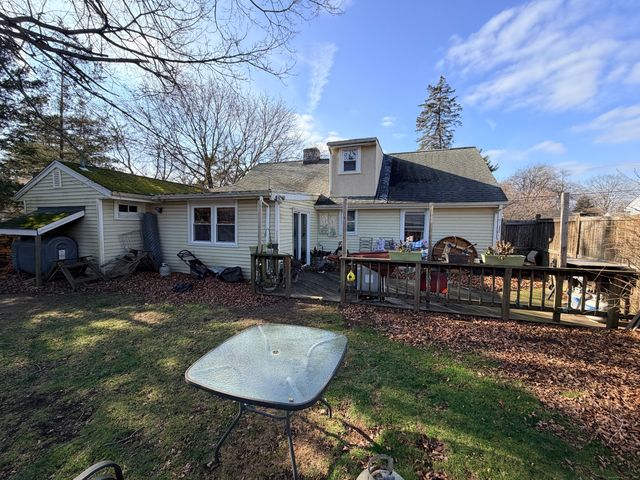 33 Assisi Way, Norwalk, CT 06851
