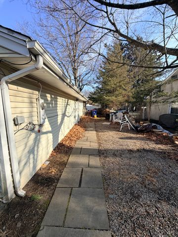 33 Assisi Way, Norwalk, CT 06851